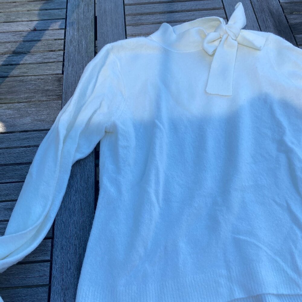 Soft, Winter White J Crew Sweater Size L